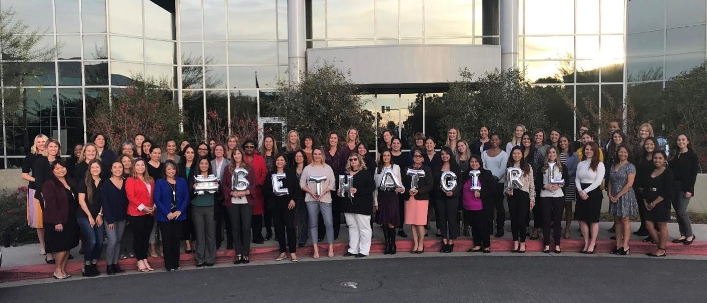 Group photo of # Be That Girl mentors and mentees 